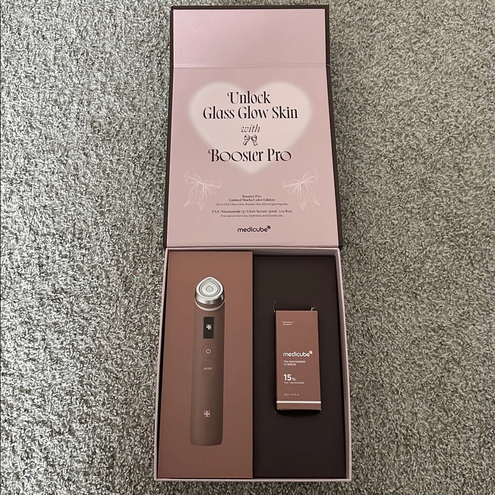Medicube Booster Pro Holiday Edition Skincare Set - Picture 4 of 6